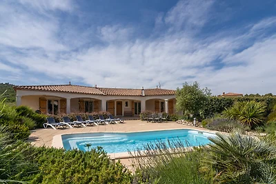 Geräumige Villa in Pouzols-Minervois mit pool