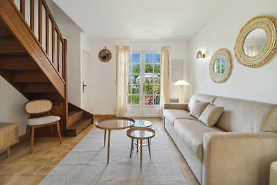 Cazet Cozy - 2BR/6P - Estate with Pool /...