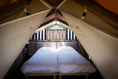 Tentlodge met badkamer 16 km van Maastricht