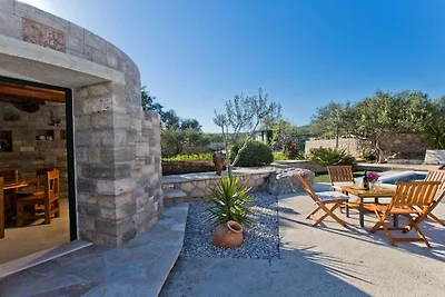 Villa in Bogomolje mit Schwimmbecken