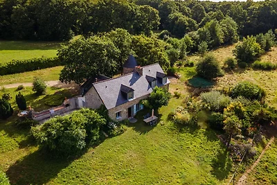 Schönes Herrenhaus mit eingezäuntem Garten