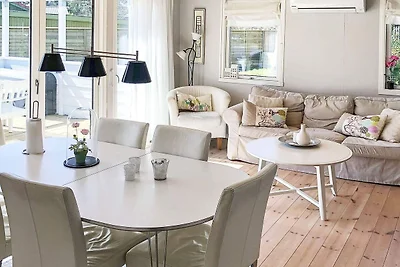 6 Personen Ferienhaus in Væggerløse-By Traum