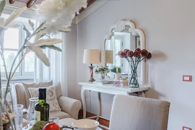 Wohnung im ersten Stock mit privatem Garten