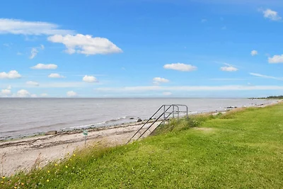 Luxuriöses Poolhaus in Strandnähe