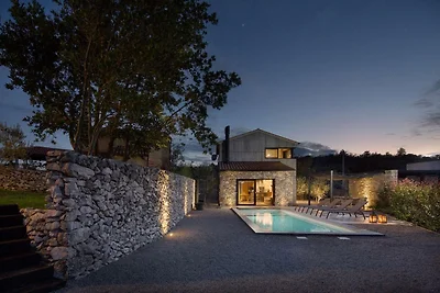 Villa unica a Labin con piscina privata...