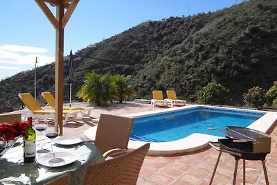 Luxuriöse Villa in Arenas mit Pool