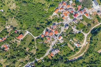 Ruhiges Ferienhaus in der Nähe von Baška
