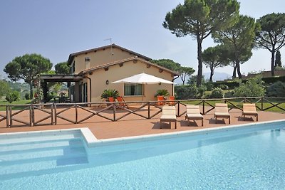 Attraktive Villa mit Swimmingpool in Magliano...