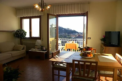 Appartamento a Pietra Ligure con garage
