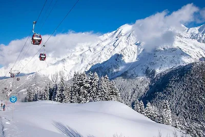 Studio-Residenz aus wei�en Steinen