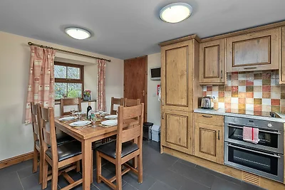 Cottage bij Cardigan Bay met bubbelbad