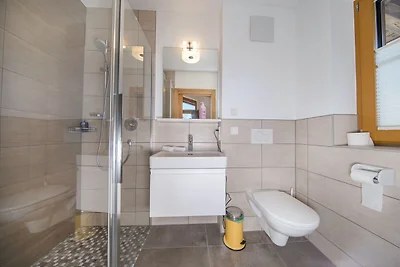 Luxe chalet met 5 badkamers, vlakbij een...