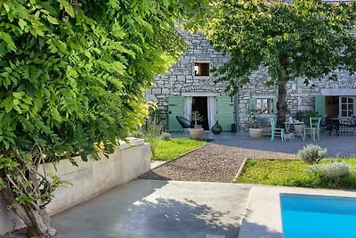 Kalu con piscina cerca de Rovinj