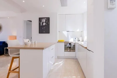 Stilvolle 2-Zimmer-Wohnung mit Balkon, 3 Minu...