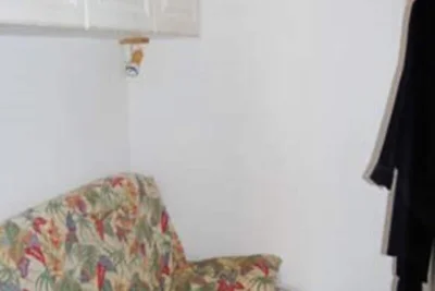 Villa am See mit Terrasse in Okzitanien