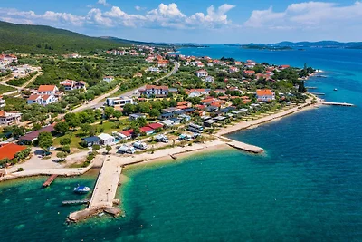 Villa in der Nähe von Zadar für 16 Gäste