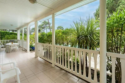 Villa in Lacanau mit privatem Pool und...