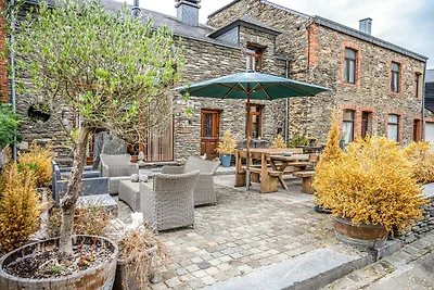 Geräumiges Ferienhaus in Vresse-sur-Semois mi...