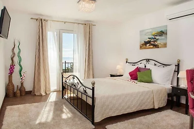 Ferienhaus in Makarska mit Schwimmbecken