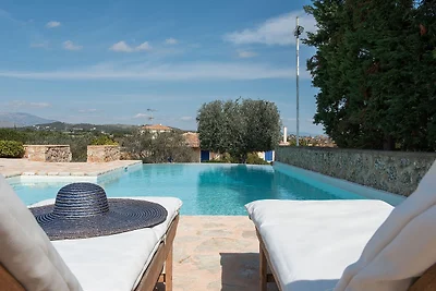 Luxuriöse Villa mit Pool auf der Insel...