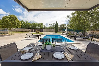 Villa mit Pool in Stancia San Antonio