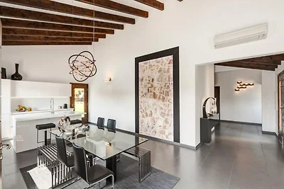 Villa in der Nähe von Muro mit Wasserfallpool