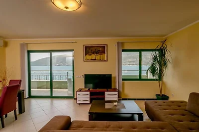 Amor Residence - Two Bedroom Apartment with T...