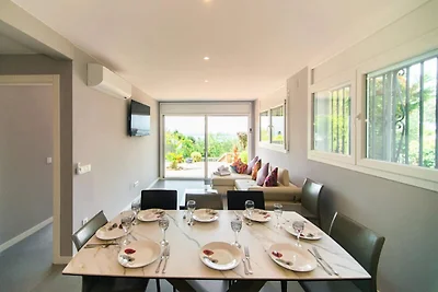 Villa in Roses mit Pool und Blick auf die...