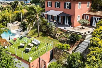 Villa in Golfe-Juan mit Pool und ruhiger Lage