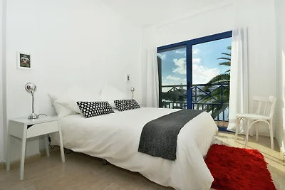Modernes Apartment in Arrecife mit Terrasse