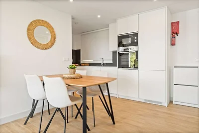 Stylish 2-Bed Apartment - ALCAZABA LAGOON...