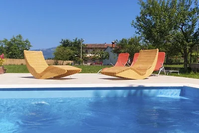 Ferienhaus in Kršan mit Schwimmbecken