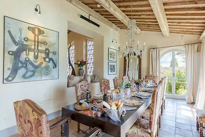 Weingut-Villa in den Hügeln von Lucca