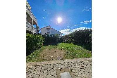 Wohnung in Tribunj mit Balkon und Parken