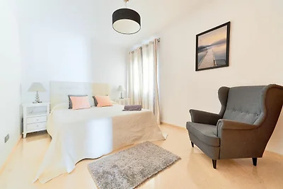 Wohnung mit Jacuzzi-Badewanne