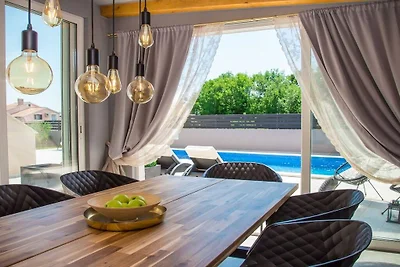 Villa in Labin mit Schwimmbecken