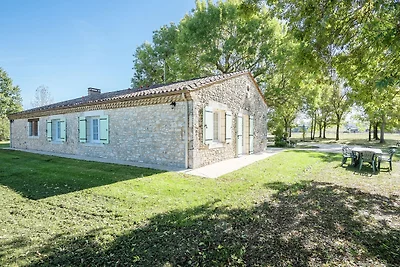 Ferienhaus mit Garten in Saint-Nexans