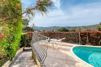 Haus an der Côte d'Azur mit Pool