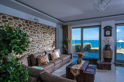 Spaziosa villa a Kato Gouves