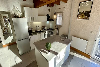 Fuga luminosa lungo il sentiero di vetta