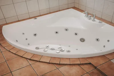 4-Sterne-Zimmer mit Whirlpool und Frühstück