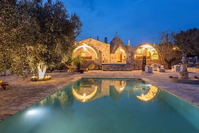 Villa rustica con piscina per 17 persone.