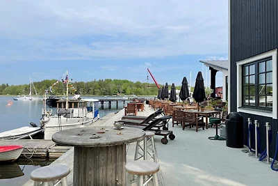 5 Persone case ad HALLSTAVIK