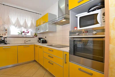 Radovani Peaceful and Serene Apartment with T...