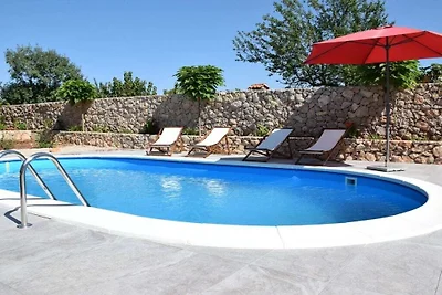 Ferienhaus in Malinska mit Schwimmbecken