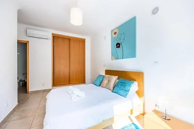 Wohnung in Lagos mit Pools und Fitnessraum