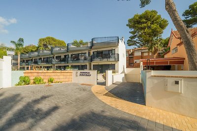 Modernes neues Apartment mit Meerblick