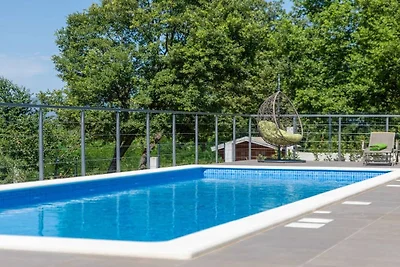 Villa in Ružići mit Schwimmbecken