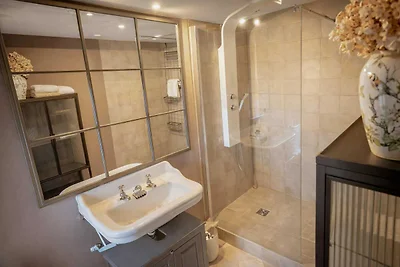 Gemütliches Schloss in Onlay mit Swimmingpool