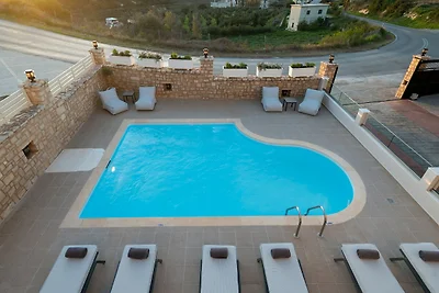 Luxuriöses Ferienhaus in Nea Magnisia